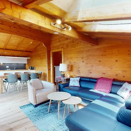 With Spectacular View Of The Peaks Lejlighed