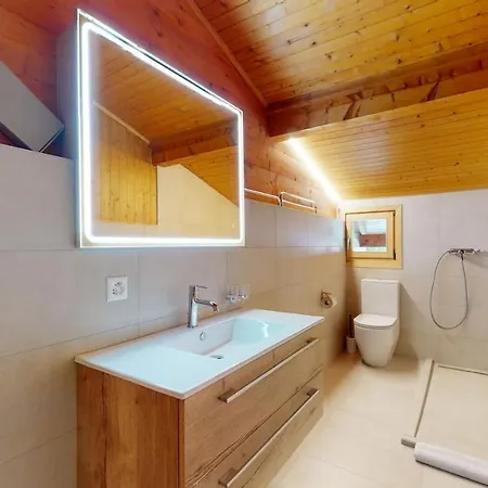 With Spectacular View Of The Peaks Appartamento *